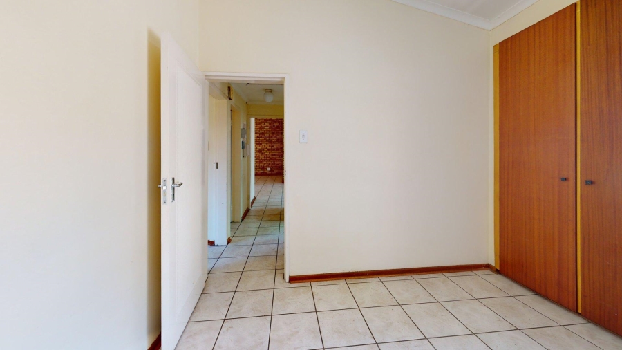28 Bedroom Property for Sale in Kannoniers Park North West